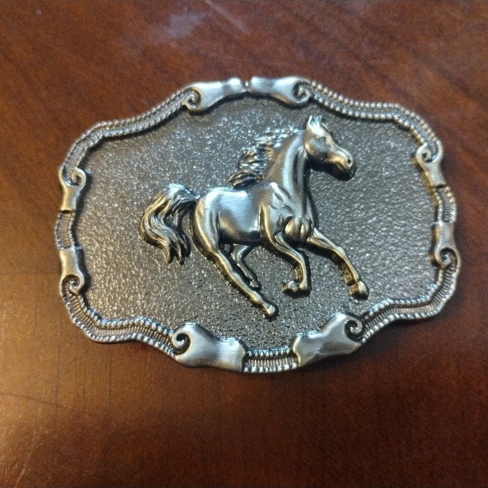New Men's Running Horse Belt Buckle